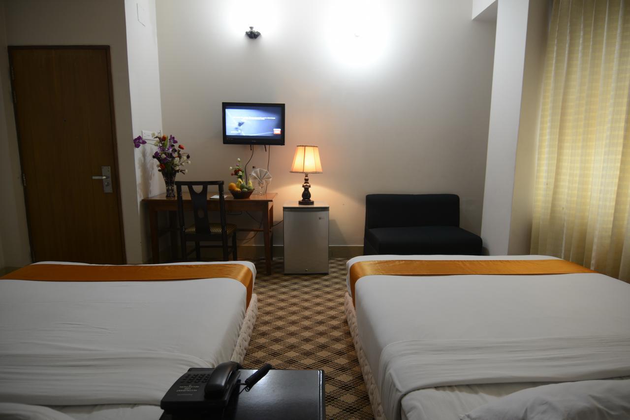 Holiday Xpress Dhaka Exterior foto