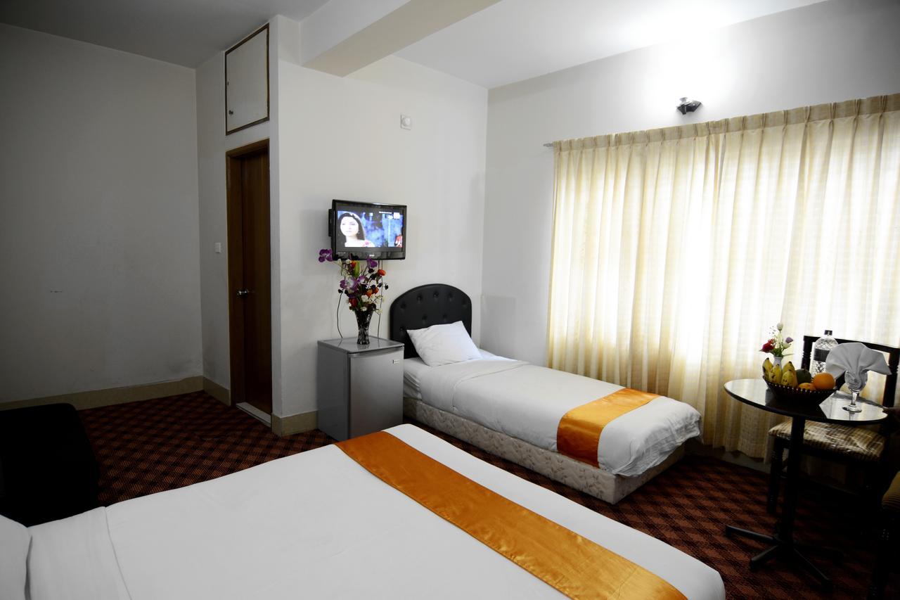 Holiday Xpress Dhaka Exterior foto