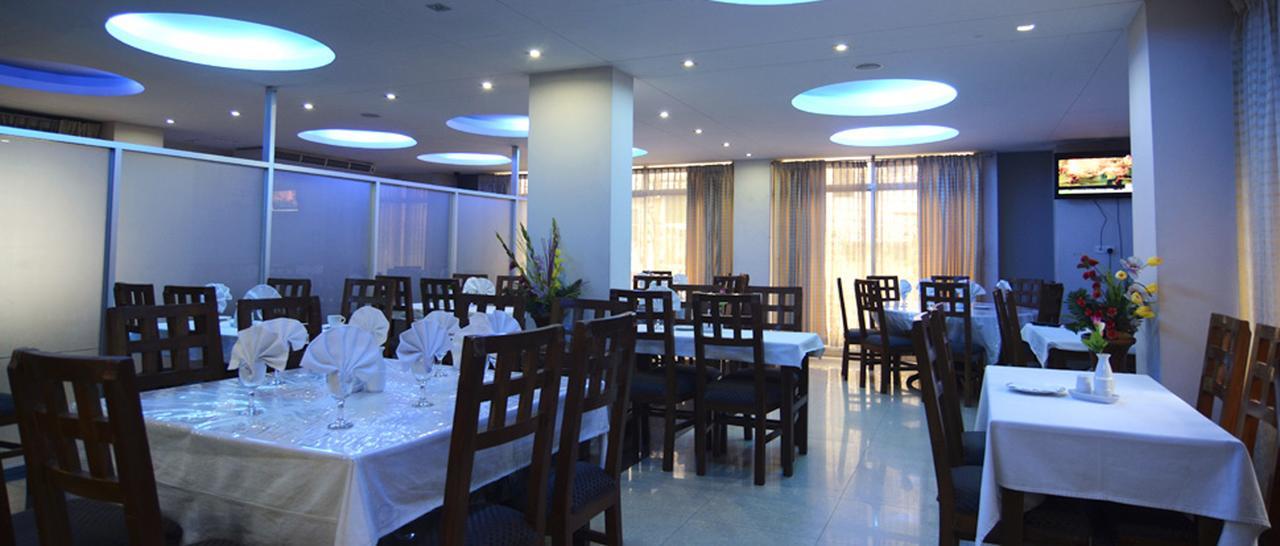 Holiday Xpress Dhaka Exterior foto